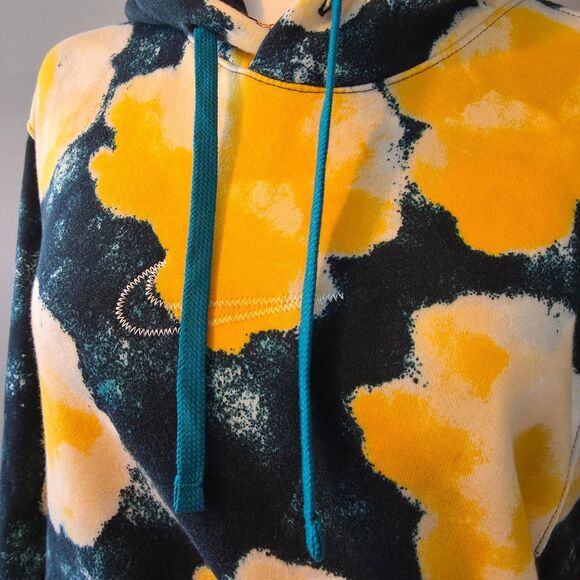 Nike Women's Navy and Yellow Floral Oversize Hoodie with Front Pockets.  Size SM - Picture 9 of 9
